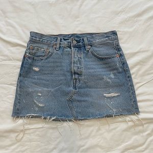 Levi’s Distressed Mini Skirt